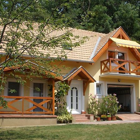 Emilia Apartmanhaz Heviz Luaran gambar