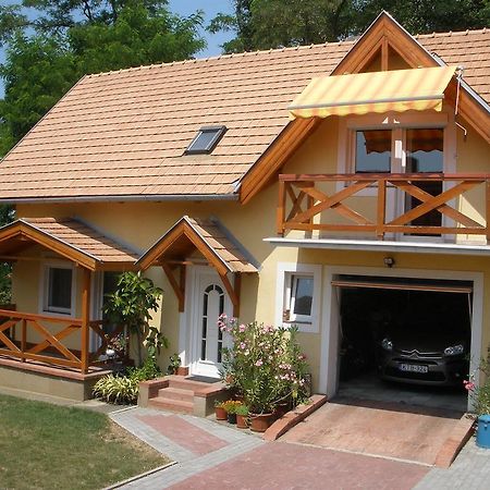 Emilia Apartmanhaz Heviz Luaran gambar
