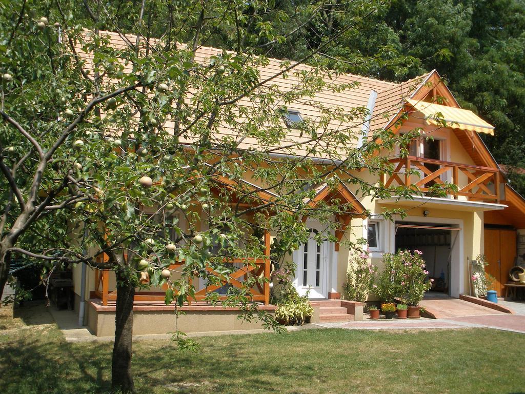 Emilia Apartmanhaz Heviz Luaran gambar