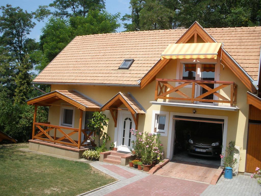 Emilia Apartmanhaz Heviz Luaran gambar